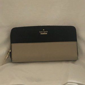 Kate Spade Zippered Wallet